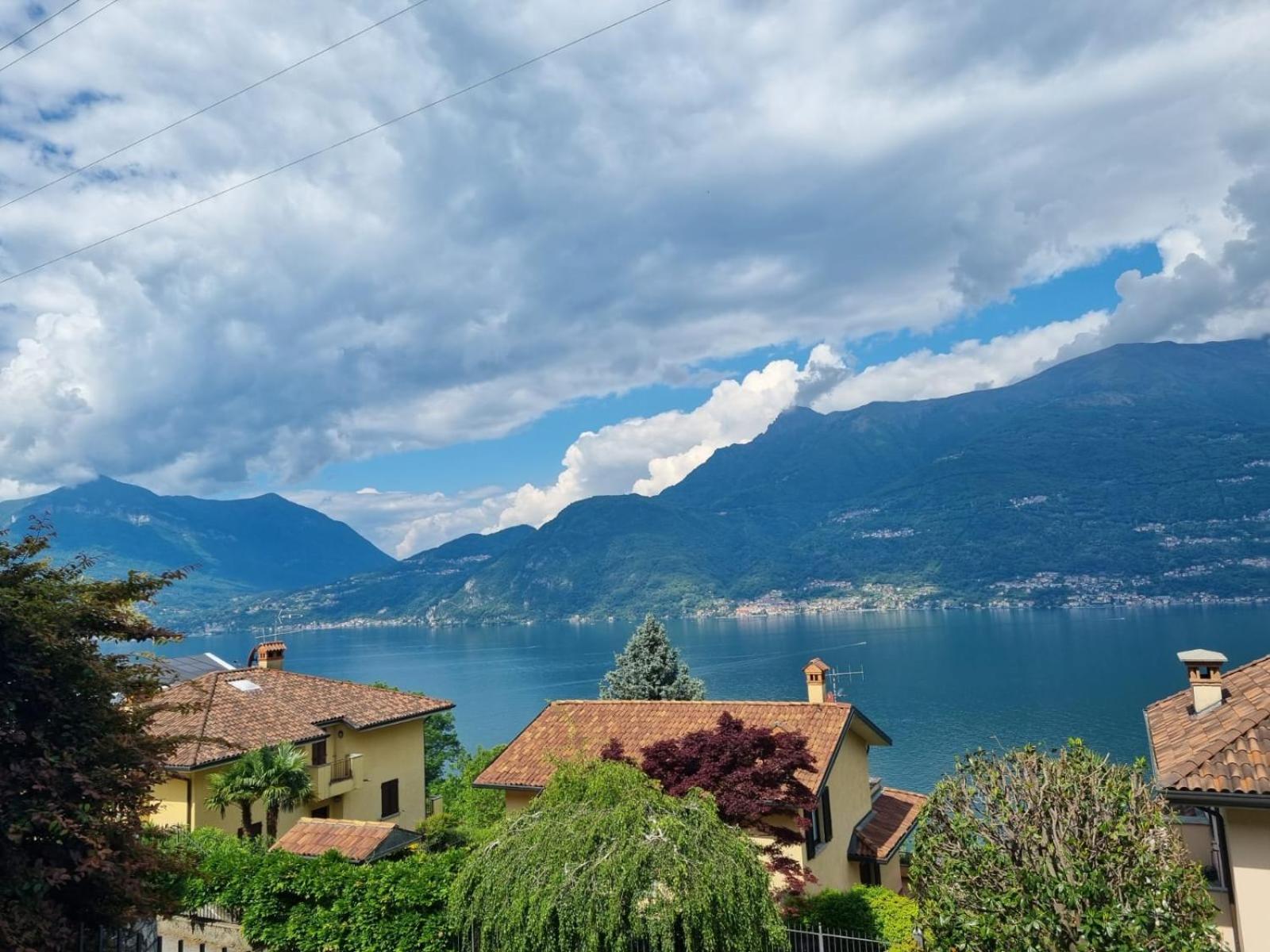 Apartment With Garden And Terrace Beautiful Lake View Беллано Экстерьер фото